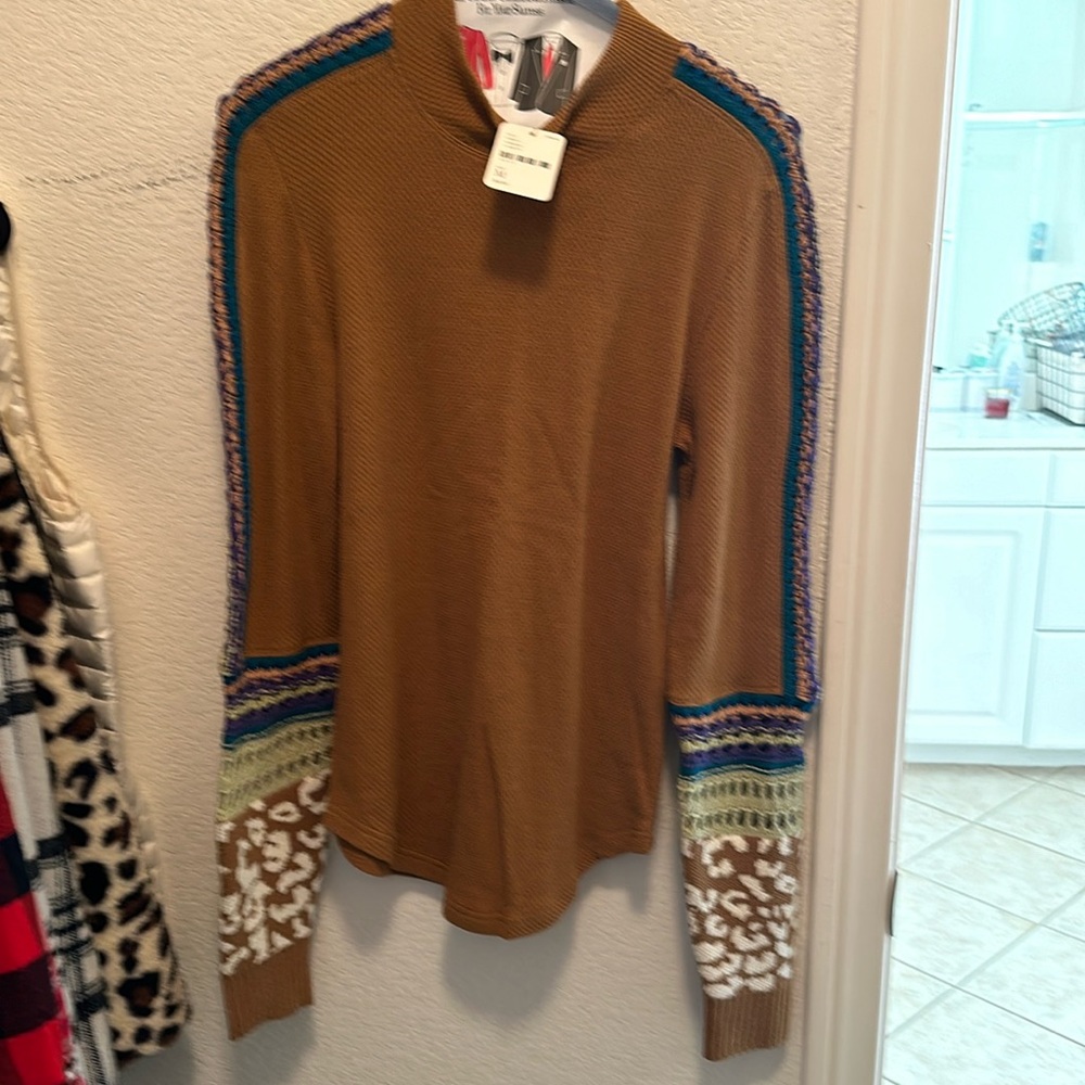 We The Free Long Sleeve Size Medium